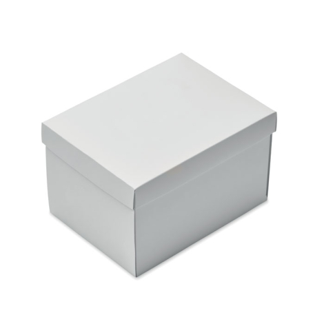 Boîte cadeau blanche rectangulaire présentée fermée.