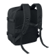 Vue arrière du sac à dos noir avec dos rembourré en filet, deux bretelles réglables et sangle de poitrine à boucle. Vue arrière du sac à dos noir avec dos rembourré en filet, deux bretelles réglables et sangle de poitrine à boucle.