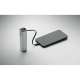 Batterie externe argentée reliée par son câble intégré à un smartphone en cours de charge. Batterie externe argentée reliée par son câble intégré à un smartphone en cours de charge.