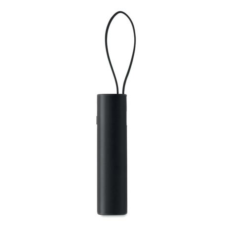 Vue arrière d’une batterie externe noire de forme allongée avec sa dragonne formant une large boucle.