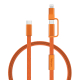 Gros plan sur un câble de recharge orange à gaine tressée plate, enroulé en boucle, avec un connecteur USB-C et un embout double Gros plan sur un câble de recharge orange à gaine tressée plate, enroulé en boucle, avec un connecteur USB-C et un embout double