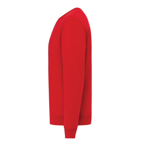 Sweat rouge vif présenté de profil, avec une coupe droite, une manche longue et une emmanchure arrondie. Les finitions en bord-c