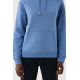 Gros plan sur un sweat à capuche bleu clair porté, cadré du buste aux hanches. Détail de la poche kangourou avec coutures appare Gros plan sur un sweat à capuche bleu clair porté, cadré du buste aux hanches. Détail de la poche kangourou avec coutures appare