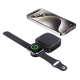 Chargeur noir en utilisation rechargeant un smartphone et une montre