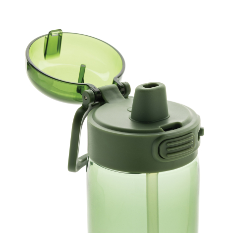 Bouteille verte translucide avec couvercle relevé et embout de paille apparent