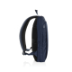 Sac à dos bleu marine de profil, bretelles et dos rembourrés.