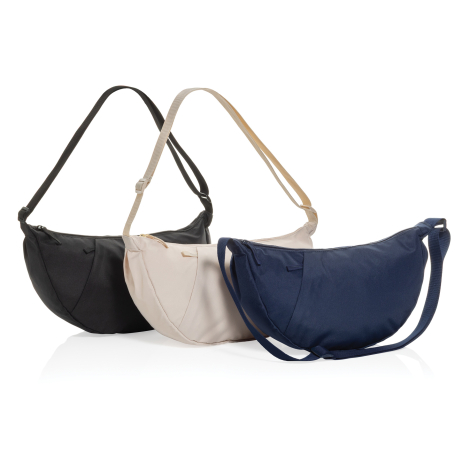 Trois sacs bandoulière noir, beige et bleu marine de trois-quarts, sans personnalisation.