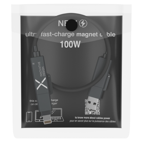Câble noir enroulé présenté dans un sachet d’emballage transparent ; marquage visible sur le connecteur à travers l’emballage.