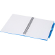 Carnet bleu à couverture souple ouvert à plat avec reliure spirale et stylo assorti fixé sur le côté.