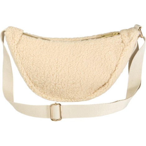 Sac banane beige en matière sherpa vu de dos avec sangle claire ajustable et fermeture zippée dorée.