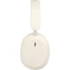 Casque audio recyclé beige clair de profil, oreillette droite en avant-plan, coque extérieure mate avec ouverture discrète, desi