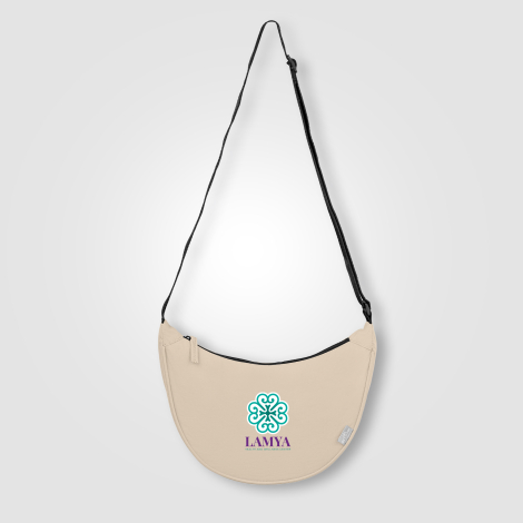 Sac bandoulière beige vu de face avec marquage quadri visible. Sac bandoulière beige vu de face avec marquage quadri visible.