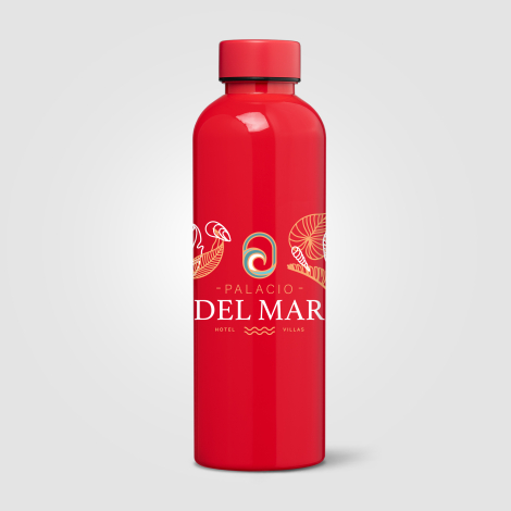 Bouteille rouge brillante avec marquage quadri tout autour Bouteille rouge brillante avec marquage quadri tout autour