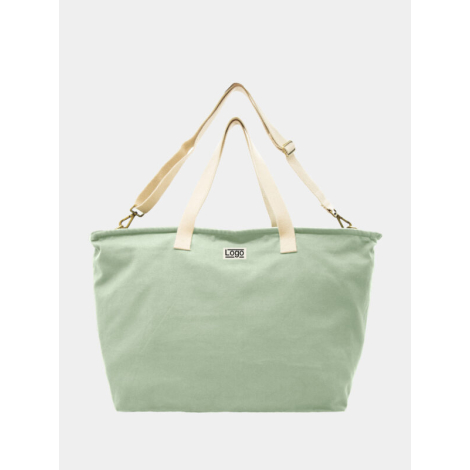 Sac week-end vert d'eau avec anses écrues et bandoulière ajustable, marquage centré.