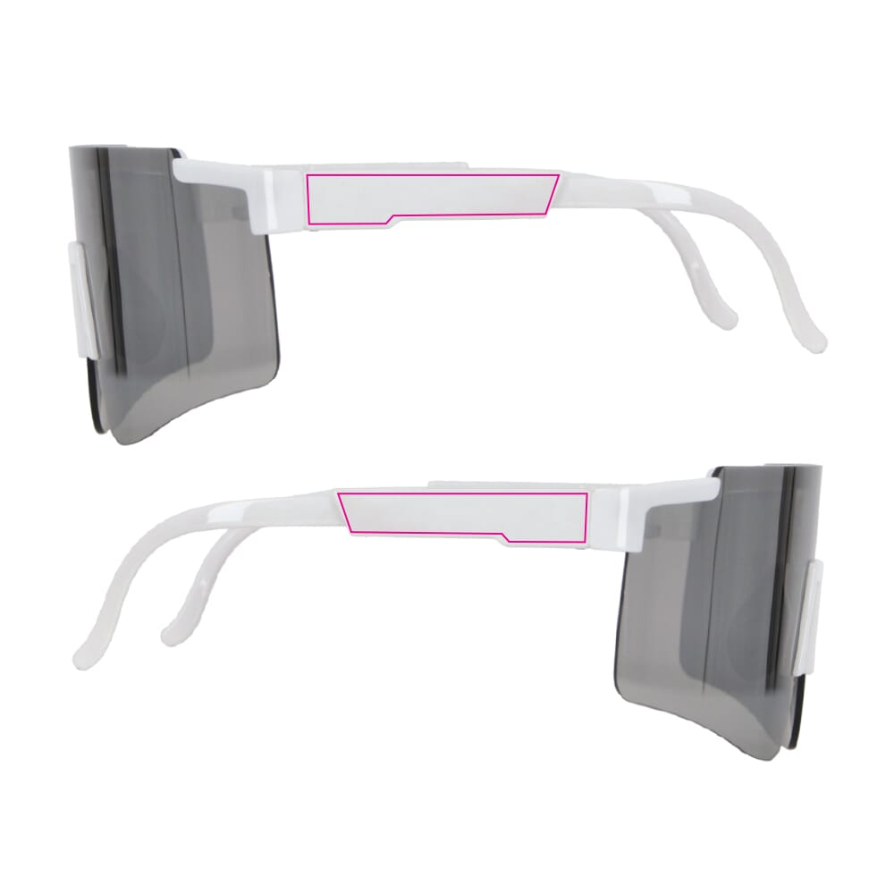 À 1 cm de la charnière gauche et droite