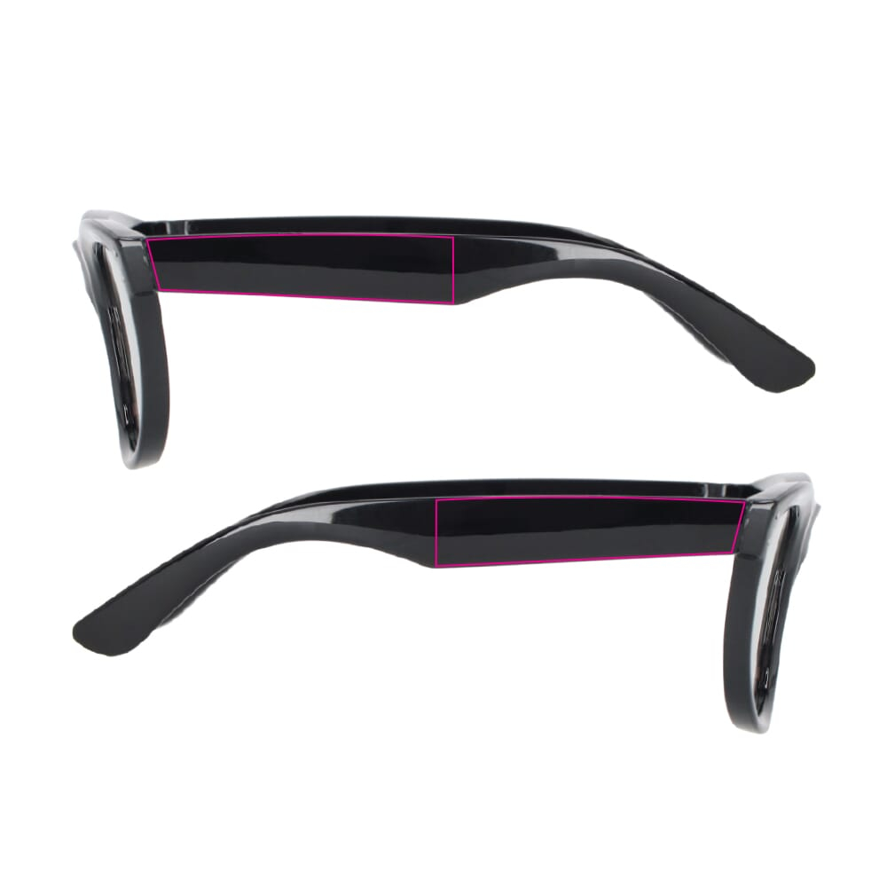 À 1 cm de la charnière gauche et droite