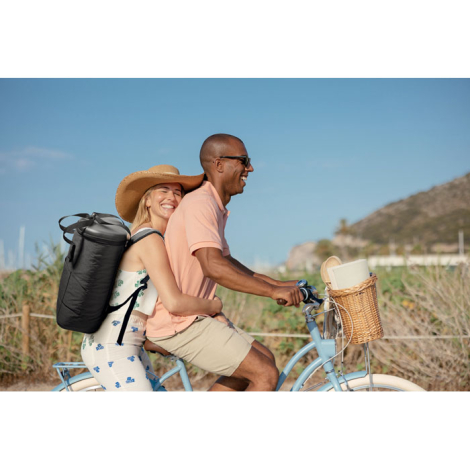 Vue latérale du sac à dos isotherme en RPET mettant en évidence une poche latérale en maille sandwich, sans personnalisation app