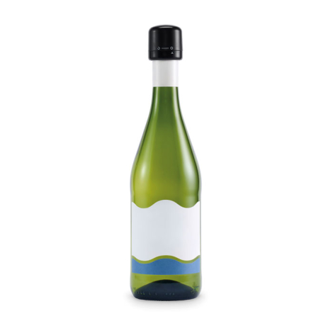 Bouchon positionné sur une bouteille vue de face, installation complète sur le goulot, sans personnalisation visible.