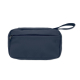 Trousse de toilette bleue vue de dos avec poche arrière zippée et poignée latérale visible, sans personnalisation apparente.