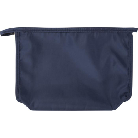 Gros plan sur une trousse bleu foncé fermée, surface unie sans personnalisation visible.