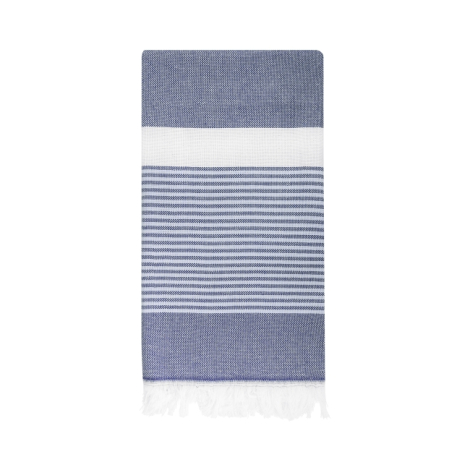 Fouta bleue recyclée à rayures présentée à plat fond blanc