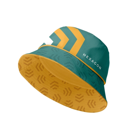 Bob réversible vert et jaune avec marquage visible sur le côté