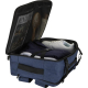 Sac de voyage cabine ouvert à plat révélant le compartiment principal avec vêtements et accessoires à l’intérieur, sans marquage Sac de voyage cabine ouvert à plat révélant le compartiment principal avec vêtements et accessoires à l’intérieur, sans marquage