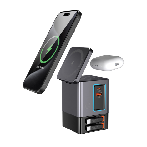 Station de charge utilisée avec smartphone en charge sans fil et écouteurs à proximité, sur fond clair, sans personnalisation ap