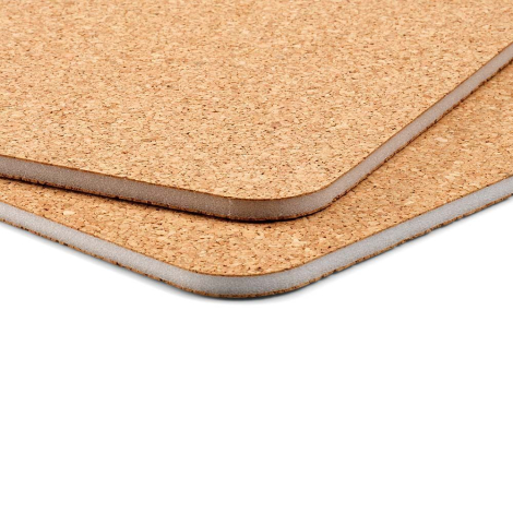 Gros plan de deux tableaux mémo en liège empilés montrant l’épaisseur et les bords arrondis, sans personnalisation visible