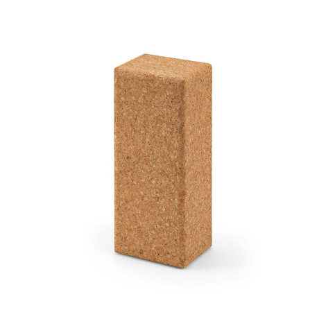 Bloc de yoga en liège présenté à la verticale sur fond neutre, sans personnalisation apparente