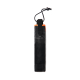 Parapluie noir replié dans housse avec cordon, présenté verticalement sur fond neutre sans personnalisation visible Parapluie noir replié dans housse avec cordon, présenté verticalement sur fond neutre sans personnalisation visible