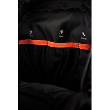 Vue intérieure du sac avec compartiments et marquages fonctionnels, sans personnalisation visible