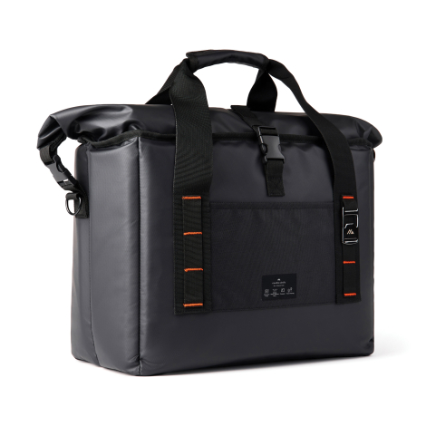 Sac isotherme noir en vue perspective montrant la poche avant avec personnalisation visible