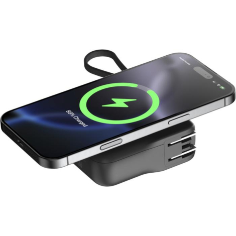 Chargeur en utilisation sans fil avec smartphone posé dessus, sans marquage visible.