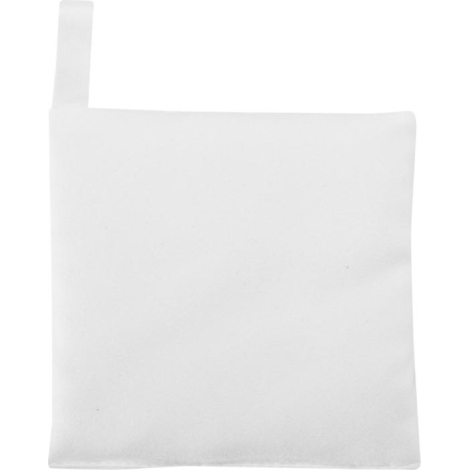 Vue rapprochée d’un sachet carré en tissu blanc avec surface lisse et boucle de suspension, présenté sans marquage visible.
