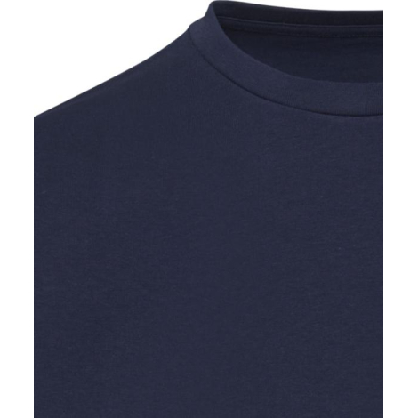 Vue rapprochée du col et du haut d’un t-shirt unisexe oversize bleu marine à manches courtes sans personnalisation apparente.