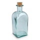 Carafe en verre recyclé bleu clair avec bouchon en liège, présentée sans personnalisation visible. Carafe en verre recyclé bleu clair avec bouchon en liège, présentée sans personnalisation visible.