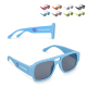 Paire de lunettes de soleil bleues avec verres teintés foncés présentée de trois quarts, avec personnalisation visible sur les b