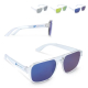 Paire de lunettes de soleil transparentes avec verres bleus, avec personnalisation visible sur la branche ; vues secondaires ave