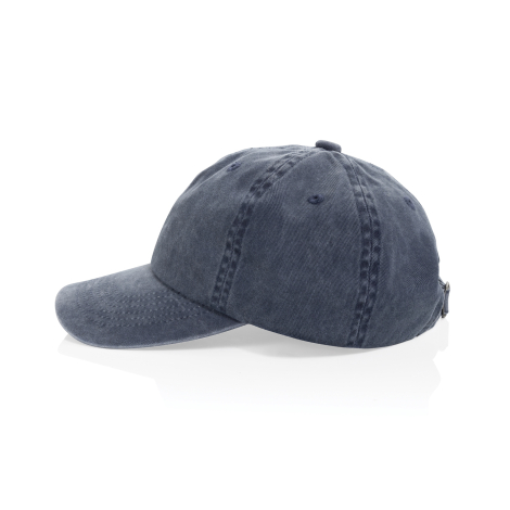 Vue latérale de la casquette bleu délavé mettant en avant la forme de la visière et les coutures des panneaux, sans personnalisa