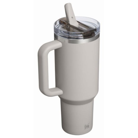 Gobelet isotherme blanc présenté de trois quarts avec poignée et paille intégrée, sans personnalisation visible.