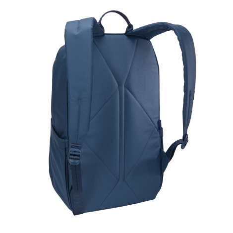 Sac à dos présenté de trois quarts arrière, montrant le panneau dorsal, les bretelles réglables et la sangle de maintien.