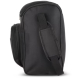 Profil d'un sac isotherme vertical en R-PET montrant sa profondeur, sa bandoulière réglable et sa poche avant zippée. Profil d'un sac isotherme vertical en R-PET montrant sa profondeur, sa bandoulière réglable et sa poche avant zippée.