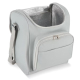 Sac isotherme en R-PET ouvert révélant la doublure intérieure en aluminium et le grand compartiment principal. Sac isotherme en R-PET ouvert révélant la doublure intérieure en aluminium et le grand compartiment principal.