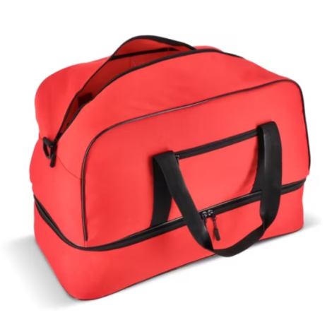 Vue de trois quarts d'un sac de sport en R-PET à deux compartiments avec poche frontale zippée, poignées et base rigide.