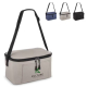 Sac isotherme en R-PET avec personnalisation visible sur la poche avant, bandoulière réglable, poche ouverte et plusieurs colori Sac isotherme en R-PET avec personnalisation visible sur la poche avant, bandoulière réglable, poche ouverte et plusieurs colori
