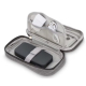 Pochette de rangement en rPET utilisée pour organiser une batterie externe, un chargeur, un câble USB et de petits accessoires é Pochette de rangement en rPET utilisée pour organiser une batterie externe, un chargeur, un câble USB et de petits accessoires é