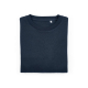 Sweat femme à col rond bleu marine présenté plié sur fond blanc, mettant en valeur le col, le tissu et la coupe, sans personnali Sweat femme à col rond bleu marine présenté plié sur fond blanc, mettant en valeur le col, le tissu et la coupe, sans personnali