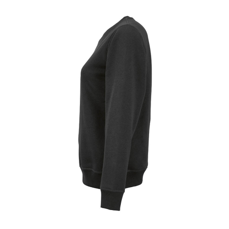 Vue de profil d'un sweat femme à col rond noir à manches longues, montrant la coupe du vêtement et les finitions en bord-côte, s