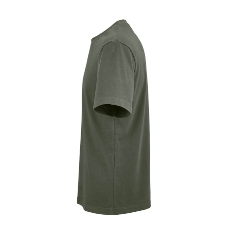 Vue de profil d'un t-shirt unisexe vert kaki à manches courtes, sans personnalisation visible.